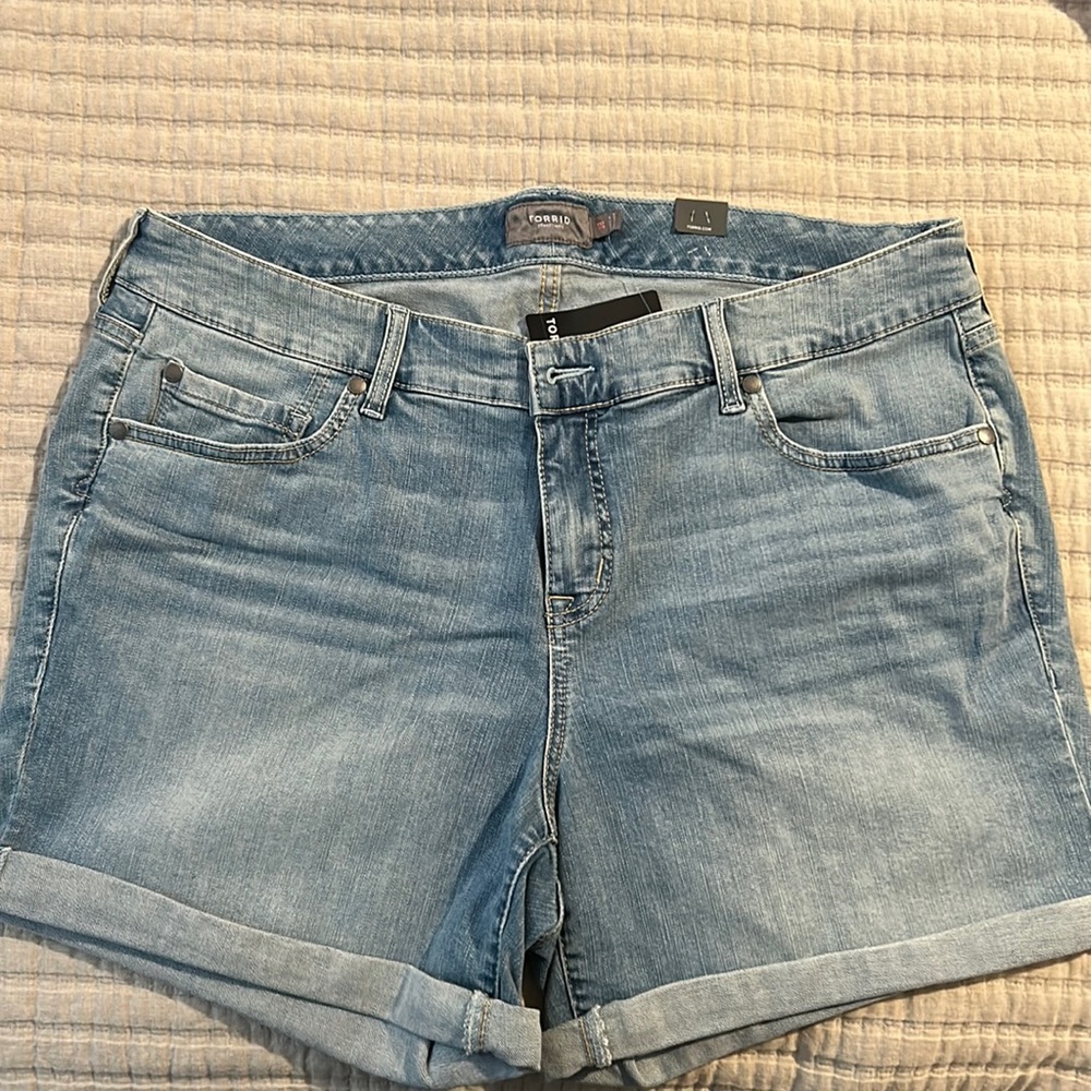 Torrid jean shorts size 18 new with tags